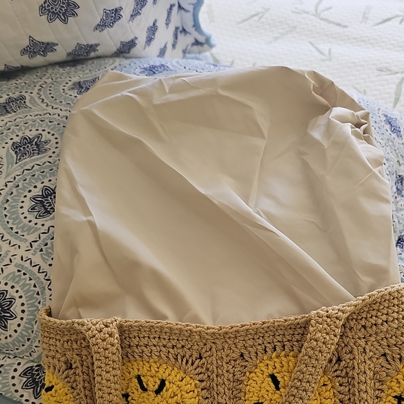 Smiley Face Crochet Tote Bag - Tan and Yellow - Picture 2 of 3
